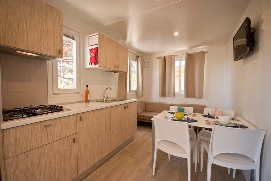 Acquaviva Village Camping ポルトフェッラーイオ エクステリア 写真